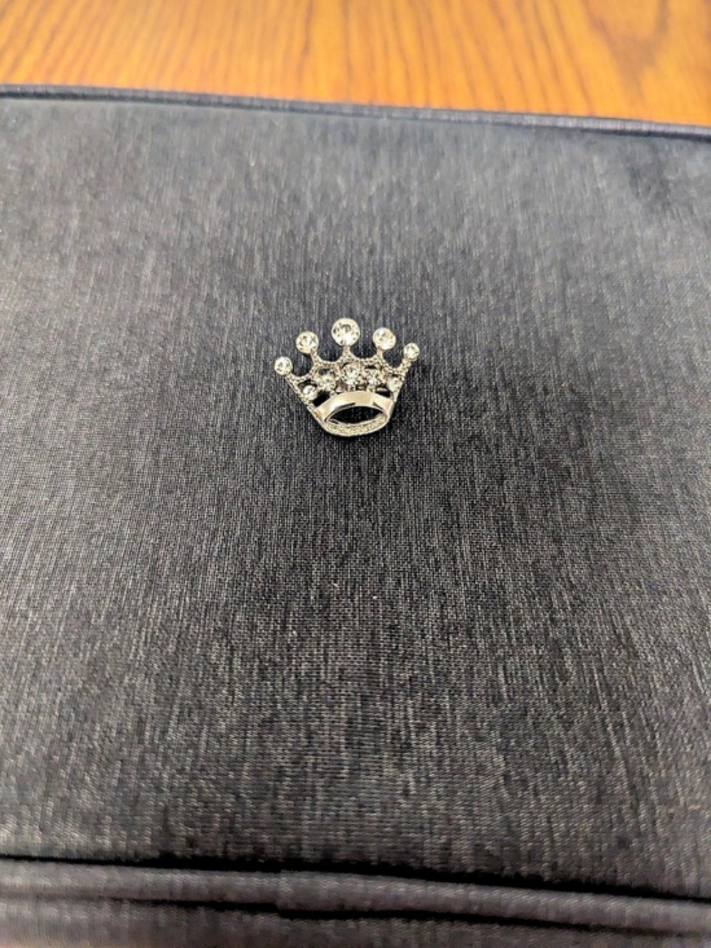 Crown Brooch in Silver New Vintage
